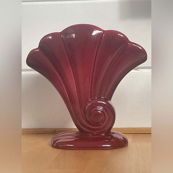 MCM, Vintage, Wave Redwing 892, Maroon Vase - Picture 1 of 3